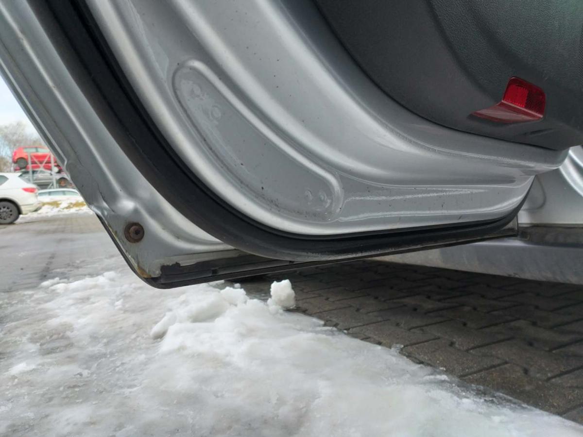 VW Passat 3C original T&uuml;r hinten links LA7W Reflexsilber Rohbau Kombi Variant Bj.2006